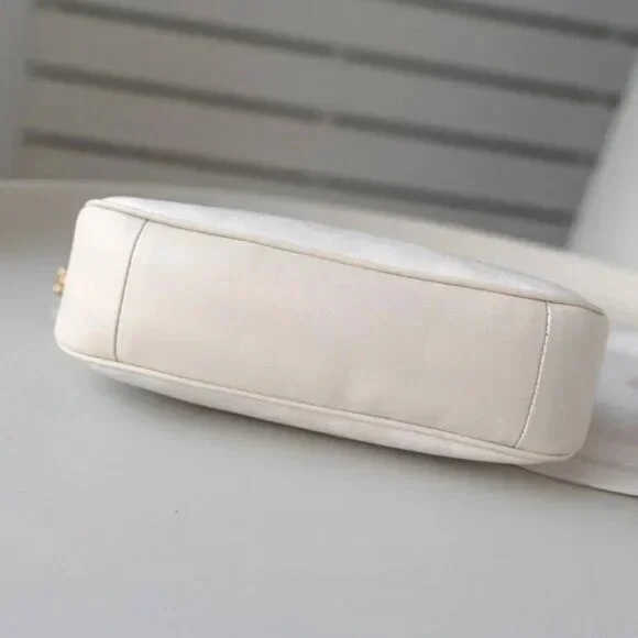 Coach Teri Shoulder Bag In Signature Canvas - Picture 5 of 6